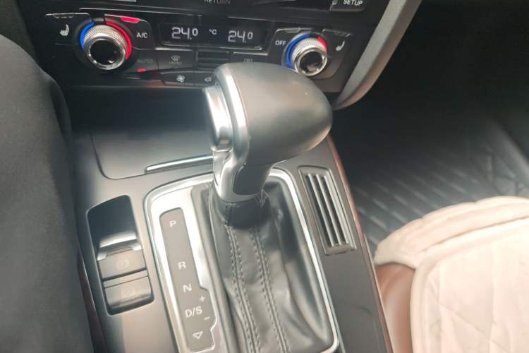 Used Audi A4L 2015 35 TFSI Automatic Comfort Model Gear Lever