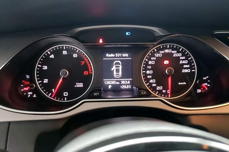 Used Audi A4L 2015 35 TFSI Automatic Standard Model Instrument Cluster
