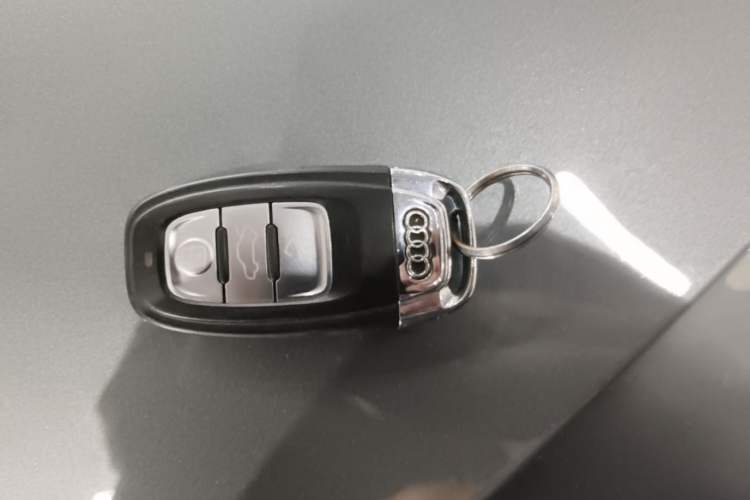 Used Audi A4L 2015 35 TFSI Automatic Comfort Model Interior 1