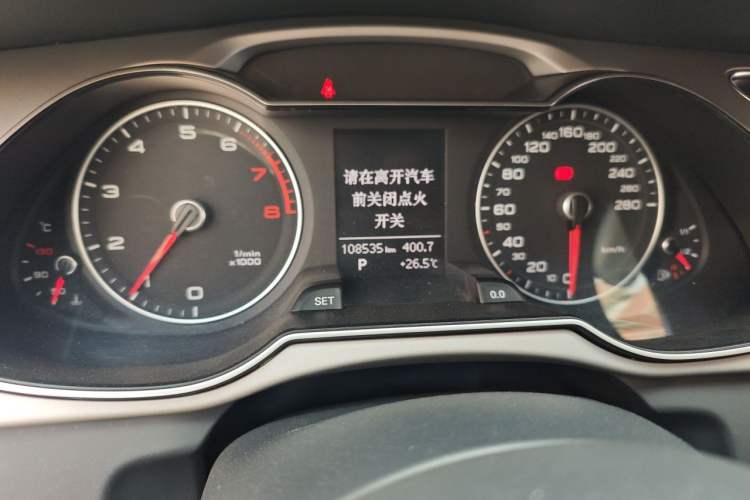 Used Audi A4L 2015 45 TFSI quattro Individual Sport Edition Odometer Close Up