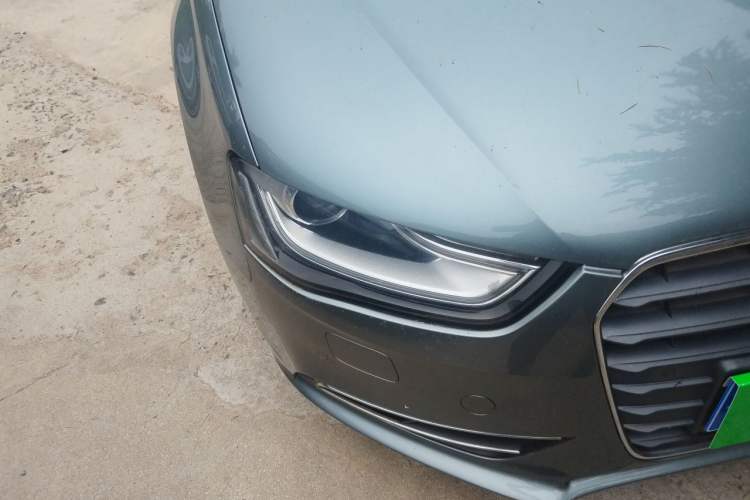 Used Audi A4L 2015 35 TFSI Automatic Standard Model Right Front Headlight