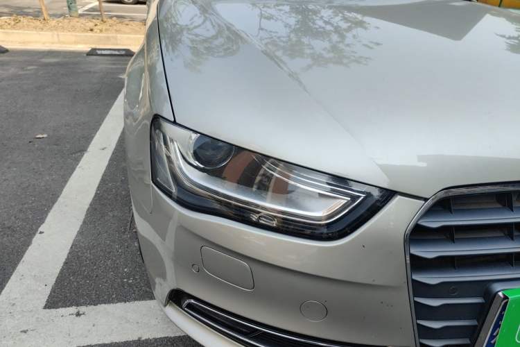 Used Audi A4L 2015 35 TFSI Automatic Standard Model Right Front Headlight