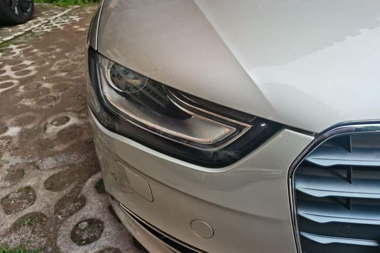 Used Audi A4L 2015 35 TFSI Automatic Comfort Model Right Front Headlight