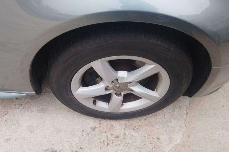 Used Audi A4L 2015 35 TFSI Automatic Standard Model Right Front Wheel Hub