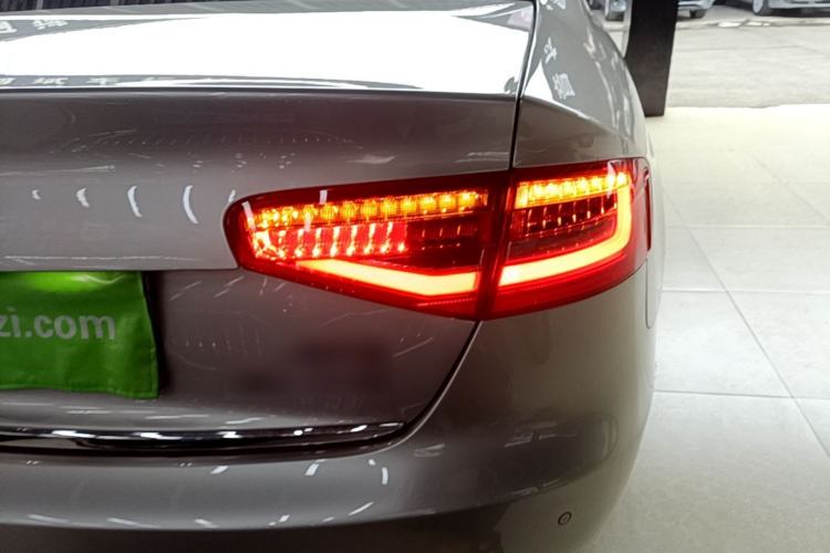 Used Audi A4L 2015 35 TFSI Automatic Standard Model Right Rear Taillight