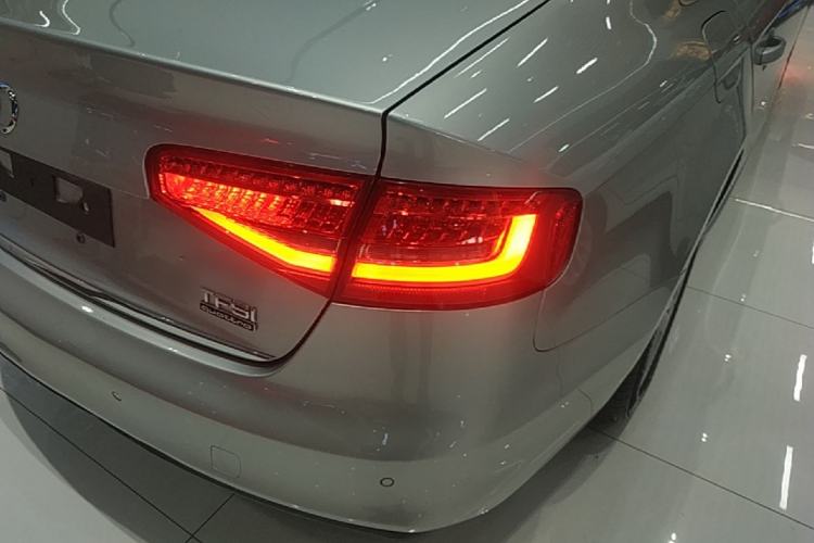 Used Audi A4L 2015 45 TFSI quattro Individual Sport Edition Right Rear Taillight