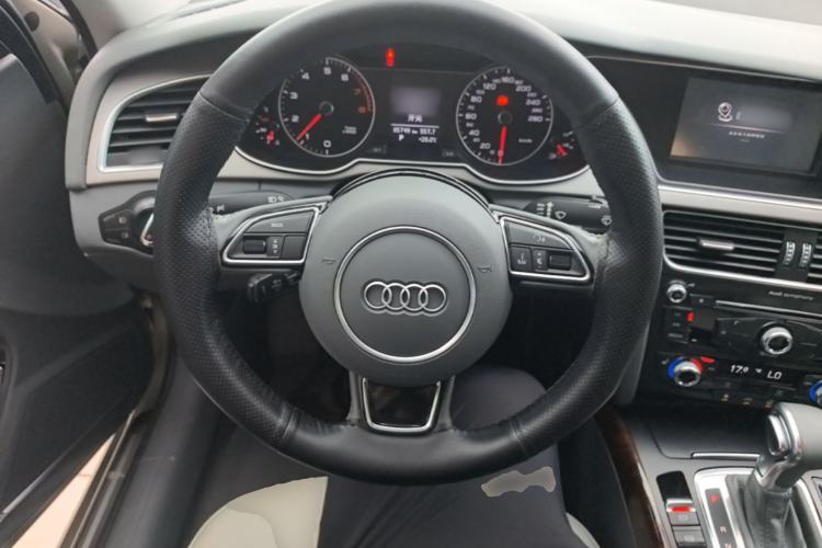 Used Audi A4L 2015 35 TFSI Automatic Comfort Model Steering Wheel