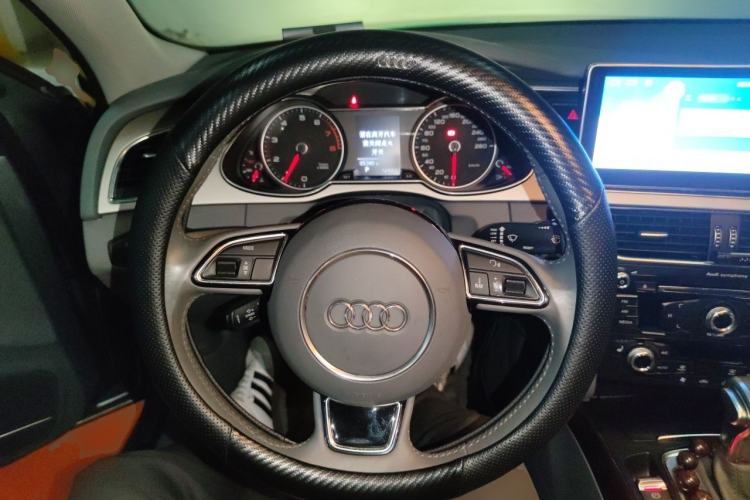 Used Audi A4L 2015 35 TFSI Automatic Comfort Model Steering Wheel