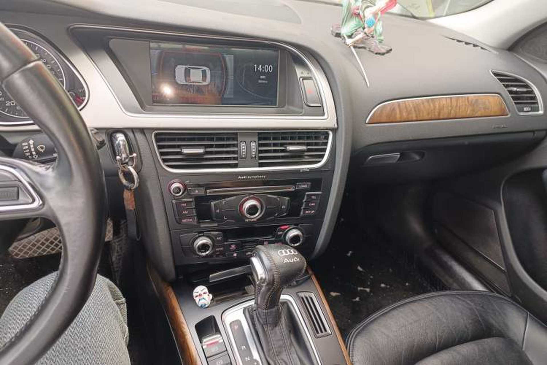 Used Audi A4L 2015 35 TFSI Automatic Standard Model Audio And AC Panel