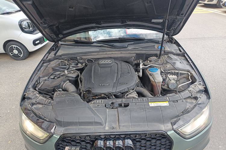 Used Audi A4L 2015 35 TFSI Automatic Standard Model Engine Bay