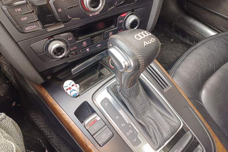 Used Audi A4L 2015 35 TFSI Automatic Standard Model Gear Lever