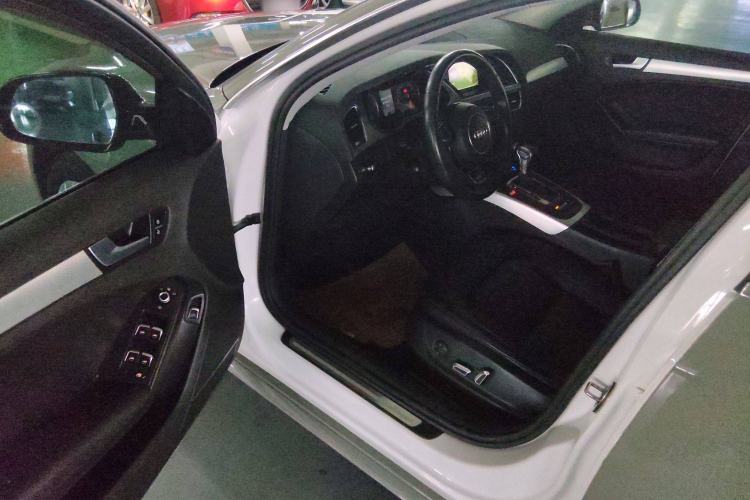 Used Audi A4L 2015 35 TFSI Automatic Standard Model Interior 3