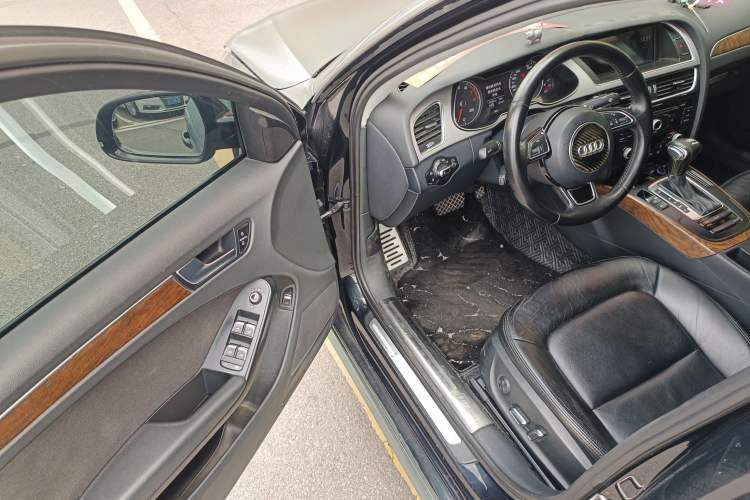 Used Audi A4L 2015 35 TFSI Automatic Standard Model Interior 3