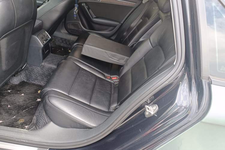 Used Audi A4L 2015 35 TFSI Automatic Standard Model Interior 4