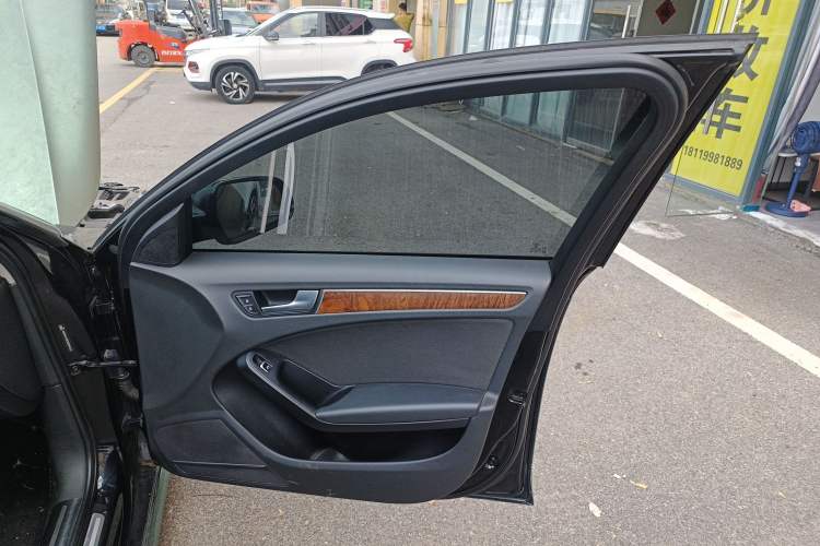 Used Audi A4L 2015 35 TFSI Automatic Standard Model Interior 5