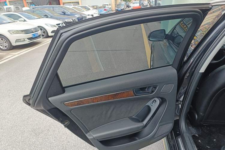 Used Audi A4L 2015 35 TFSI Automatic Standard Model Interior 8