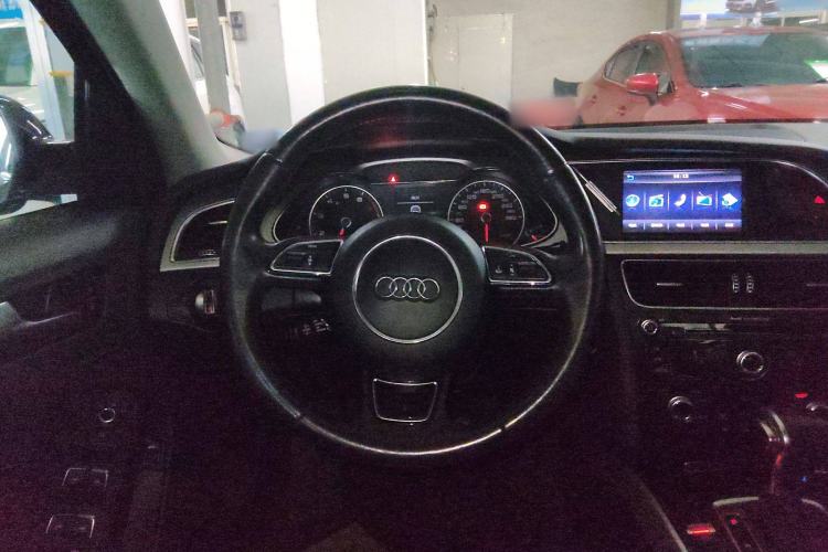 Used Audi A4L 2015 35 TFSI Automatic Standard Model Steering Wheel