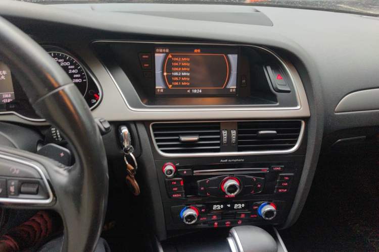 Used Audi A4L 2015 35 TFSI Automatic Standard Model Audio And AC Panel