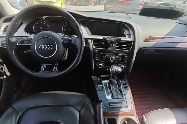 Used Audi A4L 2015 35 TFSI Automatic Comfort Model Center Console