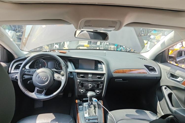Used Audi A4L 2015 35 TFSI Automatic Comfort Model Center Console