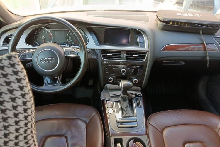 Used Audi A4L 2015 35 TFSI Automatic Standard Model Center Console