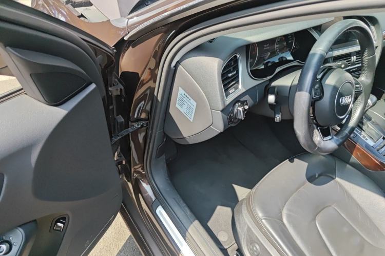 Used Audi A4L 2015 35 TFSI Automatic Comfort Model Driver Seat