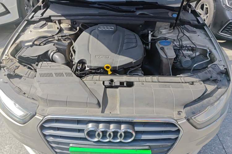 Used Audi A4L 2015 35 TFSI Automatic Comfort Model Engine Bay