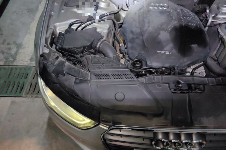 Used Audi A4L 2015 35 TFSI Automatic Luxury Edition Engine Bay Right