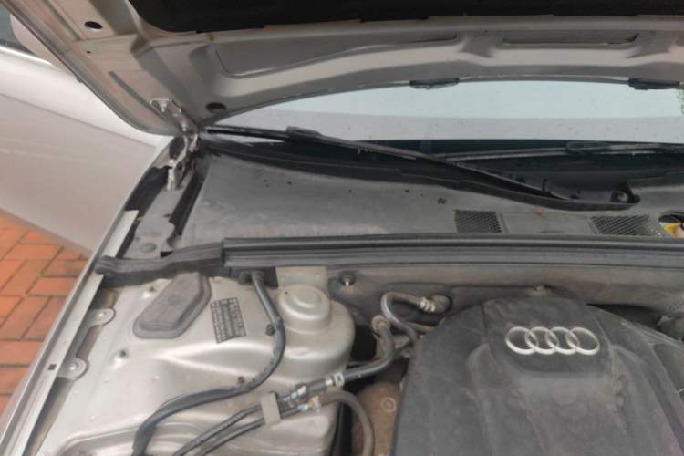 Used Audi A4L 2015 35 TFSI Automatic Standard Model Engine Bay Right