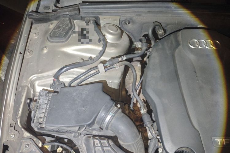 Used Audi A4L 2015 35 TFSI Automatic Comfort Model Engine Bay Right