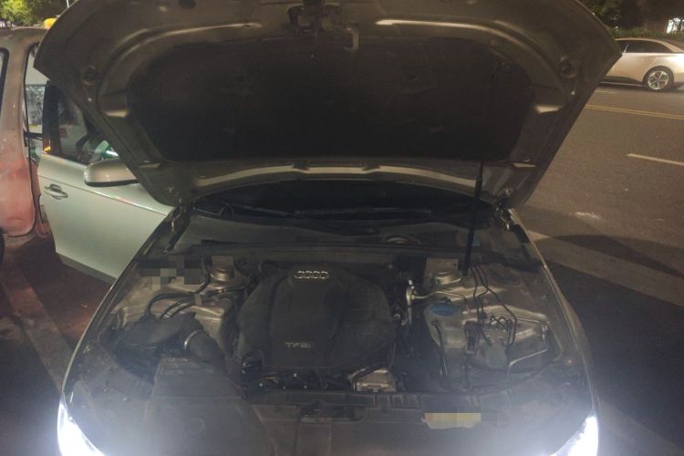 Used Audi A4L 2015 35 TFSI Automatic Comfort Model Engine Bay
