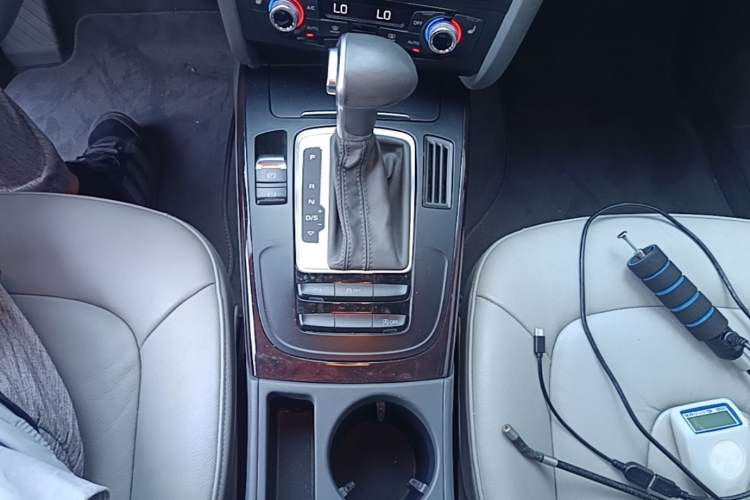 Used Audi A4L 2015 35 TFSI Automatic Comfort Model Gear Lever