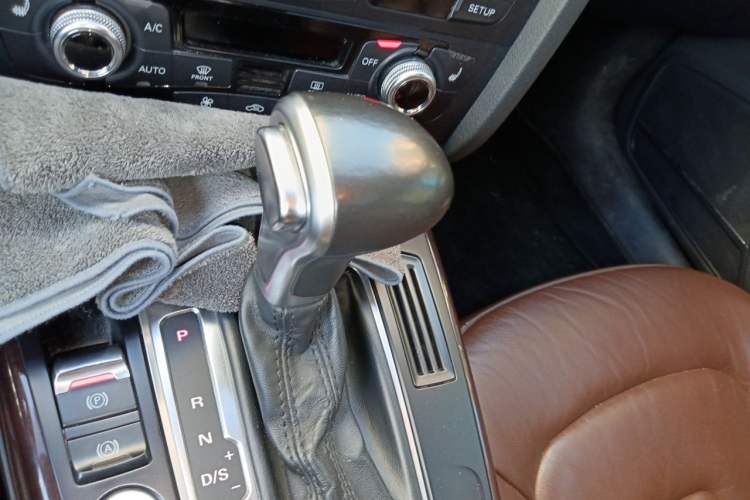 Used Audi A4L 2015 35 TFSI Automatic Standard Model Gear Lever