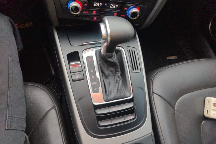 Used Audi A4L 2015 35 TFSI Automatic Standard Model Gear Lever