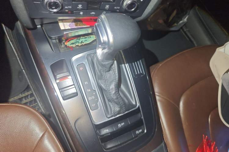 Used Audi A4L 2015 35 TFSI Automatic Comfort Model Gear Lever