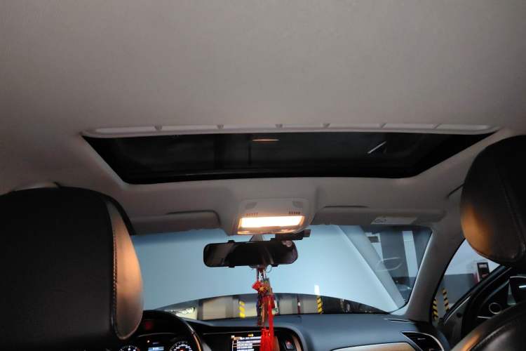 Used Audi A4L 2015 35 TFSI Automatic Luxury Edition Headliner