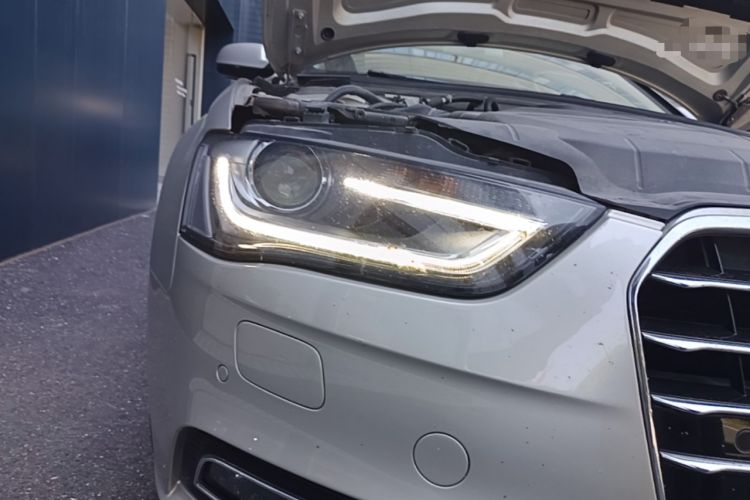 Used Audi A4L 2015 35 TFSI Automatic Comfort Model Right Front Headlight