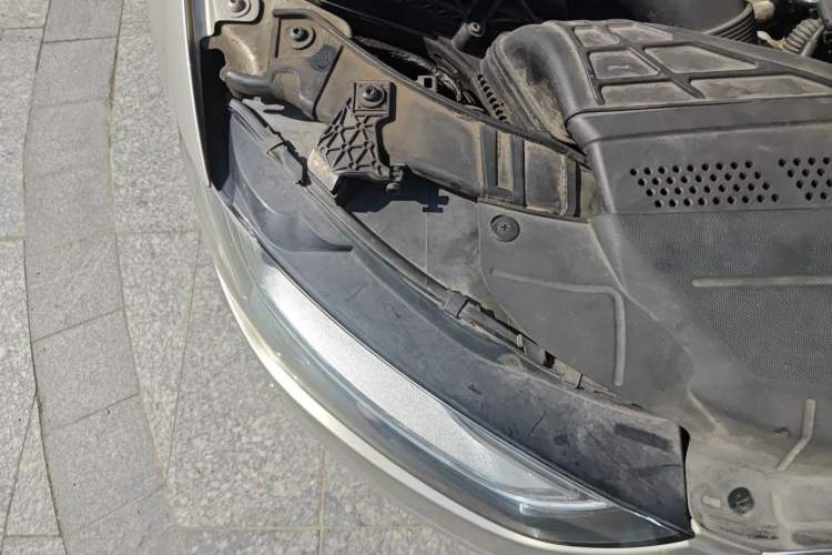 Used Audi A4L 2015 35 TFSI Automatic Comfort Model Right Front Headlight