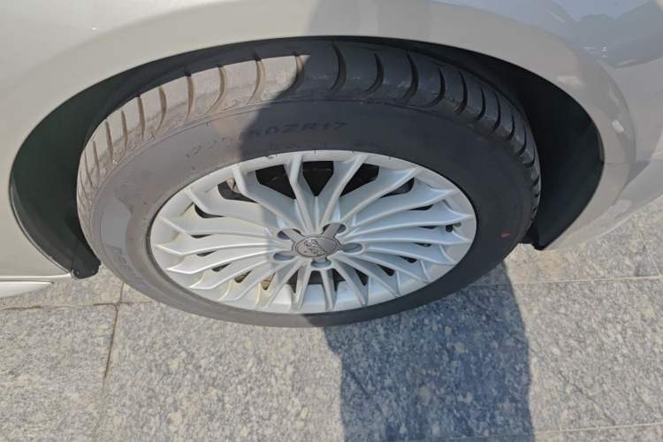 Used Audi A4L 2015 35 TFSI Automatic Comfort Model Right Front Wheel Hub