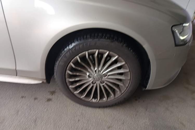 Used Audi A4L 2015 35 TFSI Automatic Comfort Model Right Front Wheel Hub
