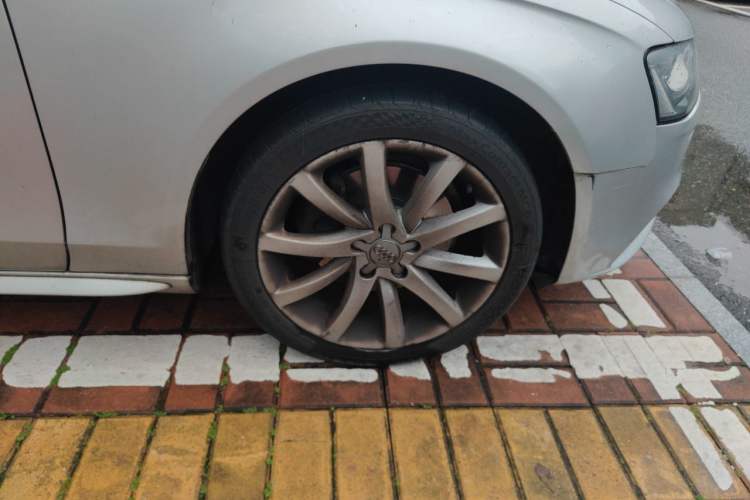 Used Audi A4L 2015 35 TFSI Automatic Standard Model Right Front Wheel Hub