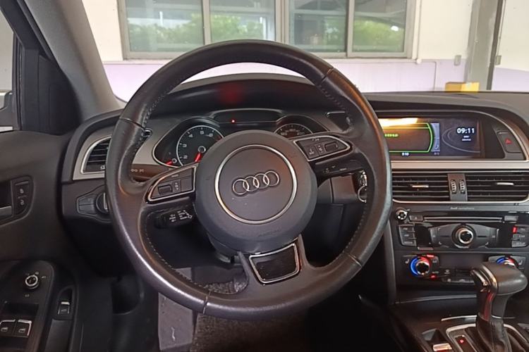 Used Audi A4L 2015 35 TFSI Automatic Comfort Model Steering Wheel