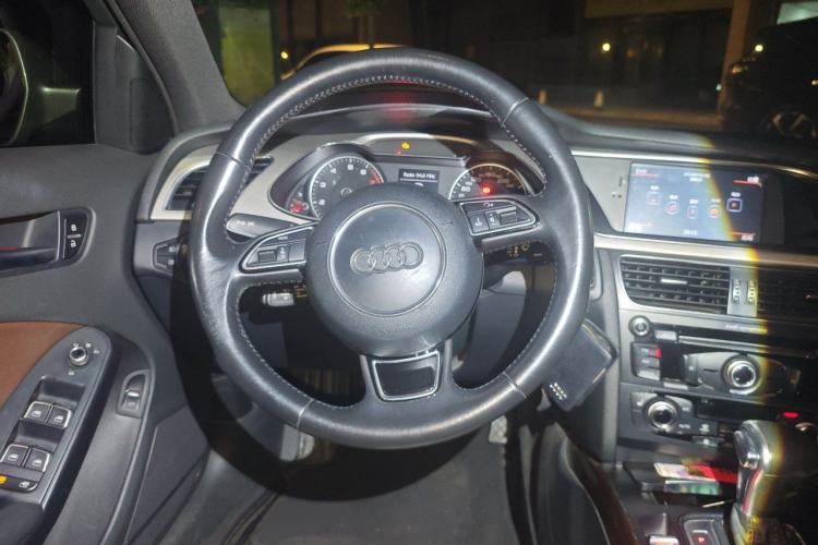 Used Audi A4L 2015 35 TFSI Automatic Comfort Model Steering Wheel