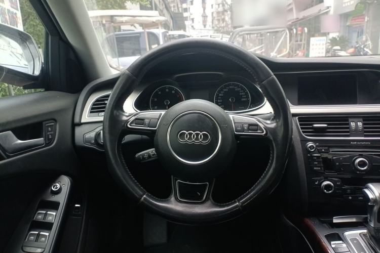 Used Audi A4L 2015 35 TFSI Automatic Comfort Model Steering Wheel