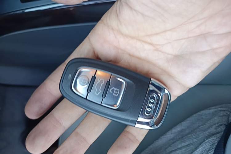Used Audi A4L 2015 35 TFSI Automatic Comfort Model Vehicle Key