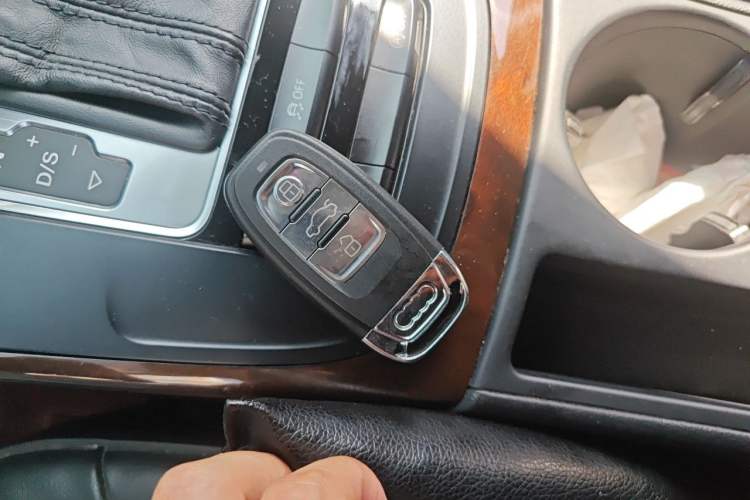 Used Audi A4L 2015 35 TFSI Automatic Comfort Model Vehicle Key
