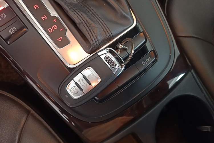 Used Audi A4L 2015 35 TFSI Automatic Comfort Model Vehicle Key