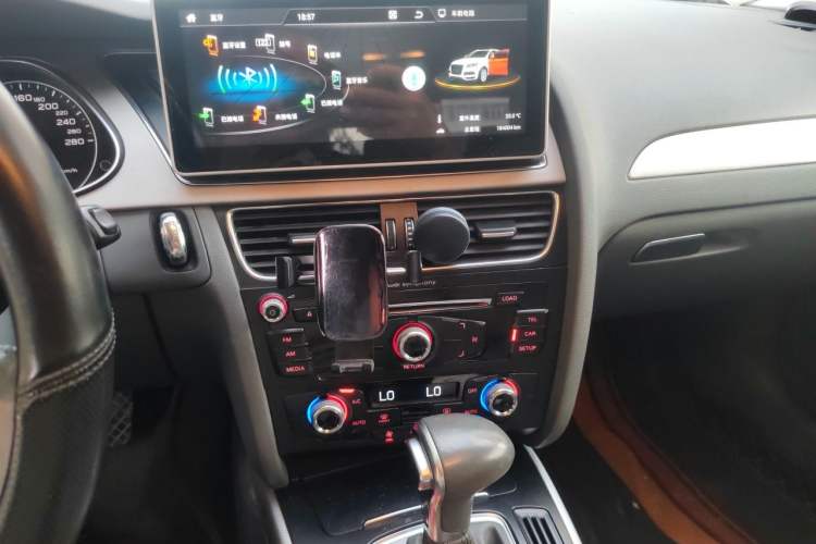 Used Audi A4L 2015 35 TFSI Automatic Standard Model Audio And AC Panel