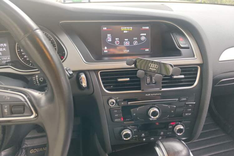 Used Audi A4L 2015 35 TFSI Automatic Standard Model Audio And AC Panel