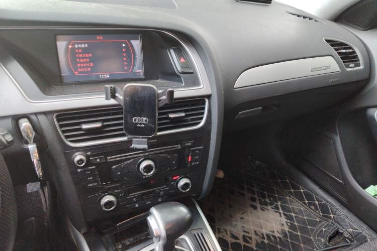 Used Audi A4L 2015 45 TFSI quattro Individual Sport Edition Audio And AC Panel